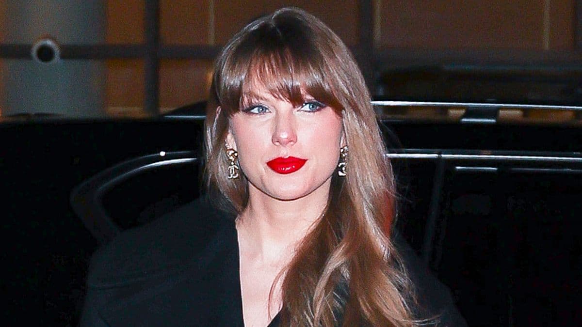 Taylor Swift's NYC Dinner Outfit: A Chic All-Black Ensemble