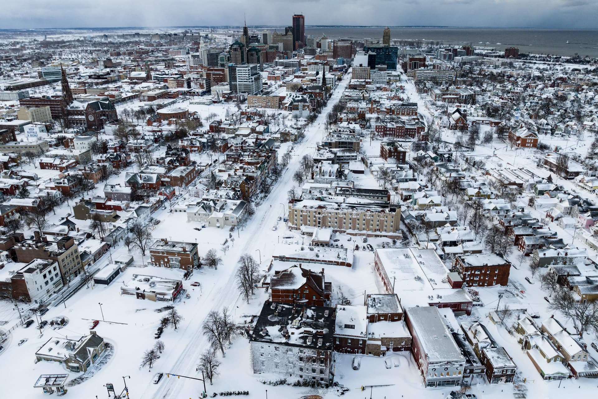 NYC Blizzard Warning: Massive Lake-Effect Snowstorm Slams New York!