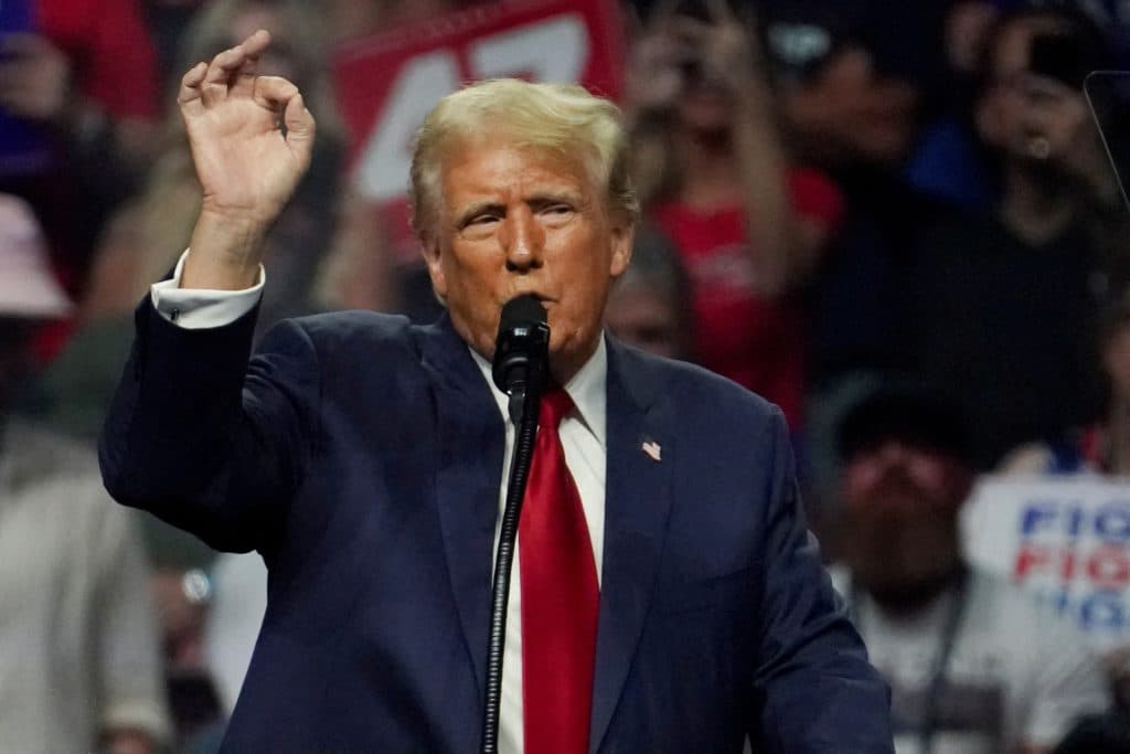 Trump Speaks at Economic Club of New York Luncheon: Watch Live!