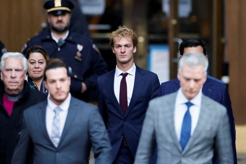 NYC Subway Chokehold Trial: Manslaughter Charge Dismissed, Jury Considers Lesser Offense