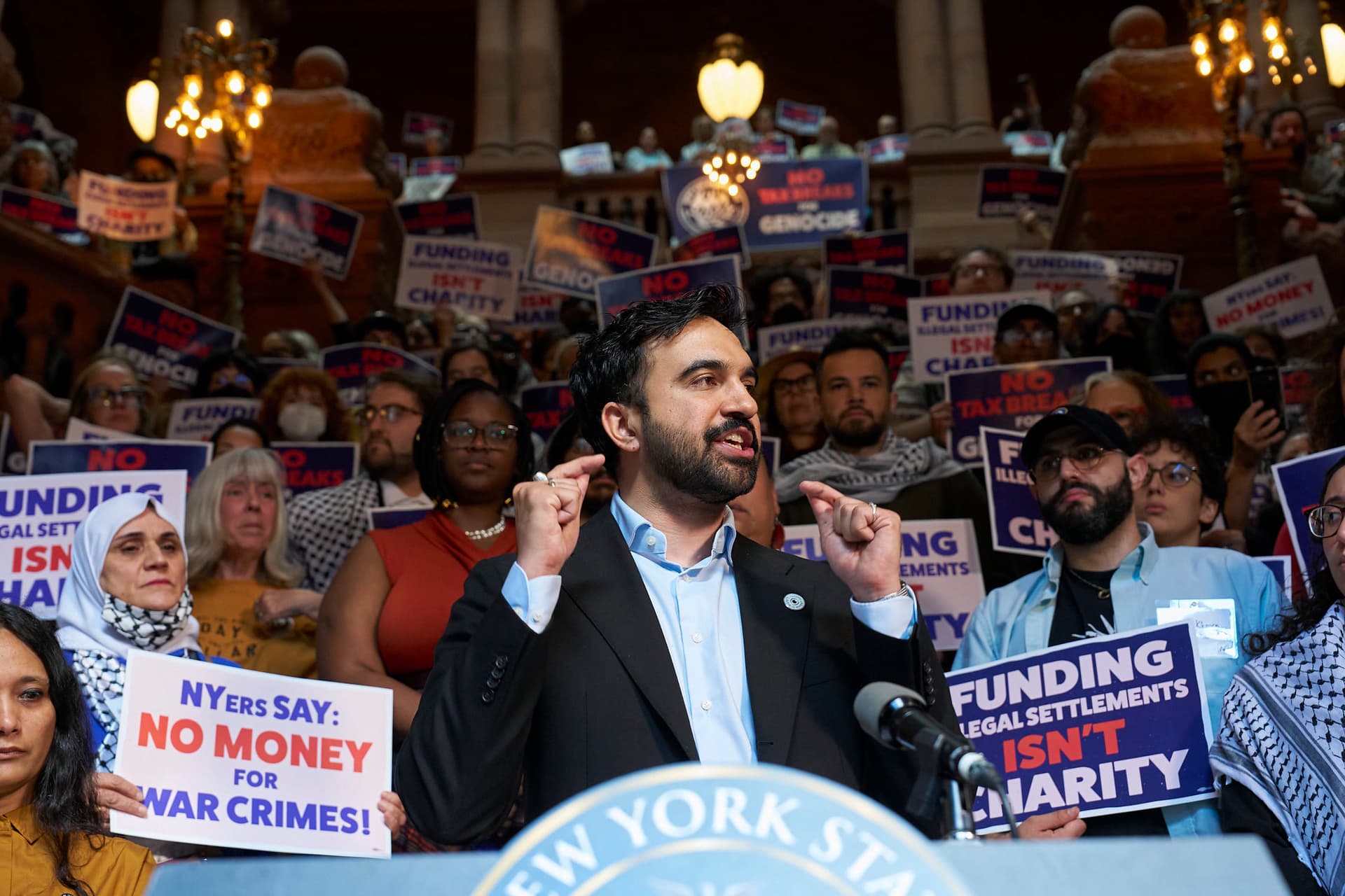 NYC Mayoral Race: Experience vs. Vision - A Clash of Generations?