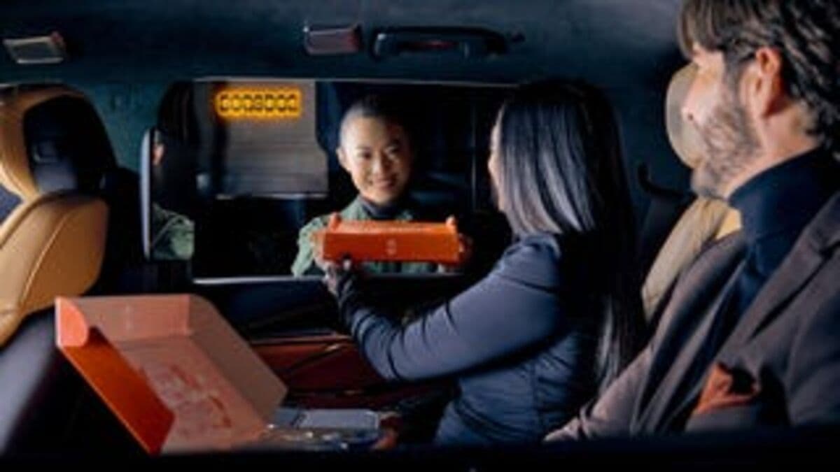 Luxury Takeout: Dine in a Cadillac Escalade IQ at NYC's Hottest New 'Restaurant'