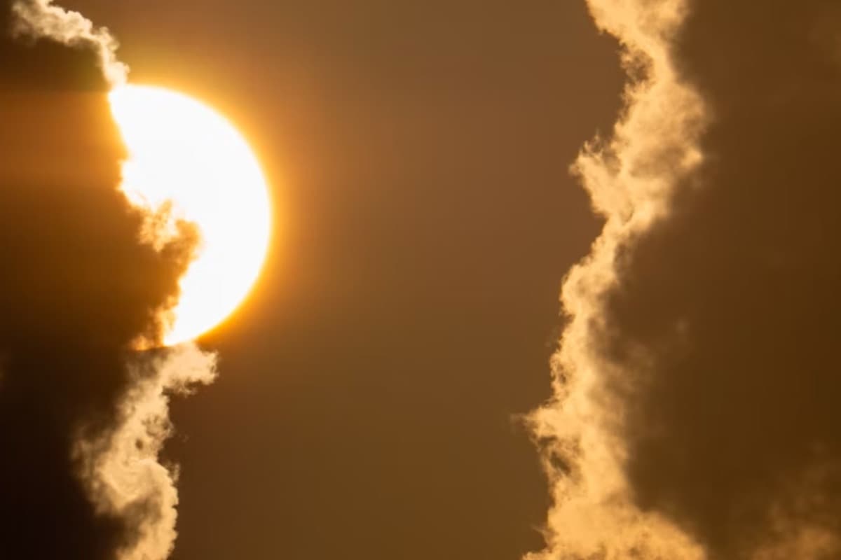 NYC Weather: Sunny Start, Showers Possible Midweek