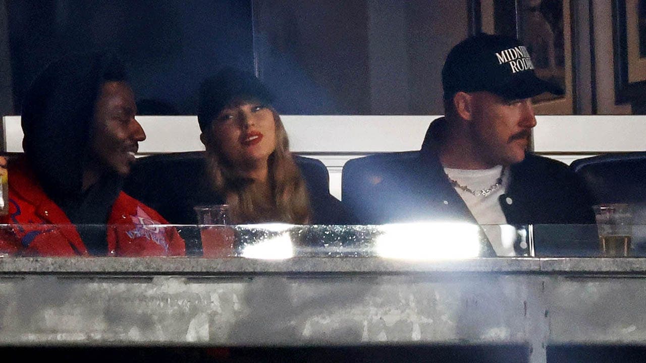 Taylor Swift & Travis Kelce: Low-Key Date Night at Yankees Game
