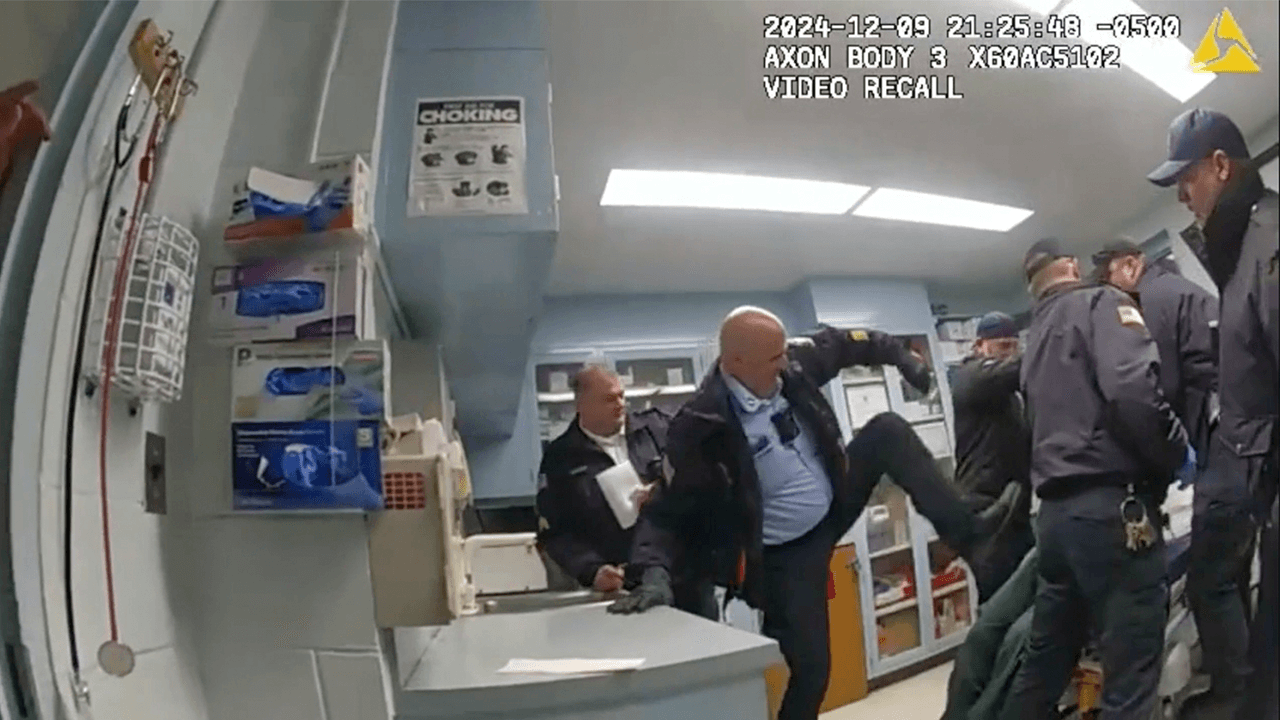 Horrific Video: NY Correctional Officers Brutally Beat Handcuffed Inmate, Leading to His Death