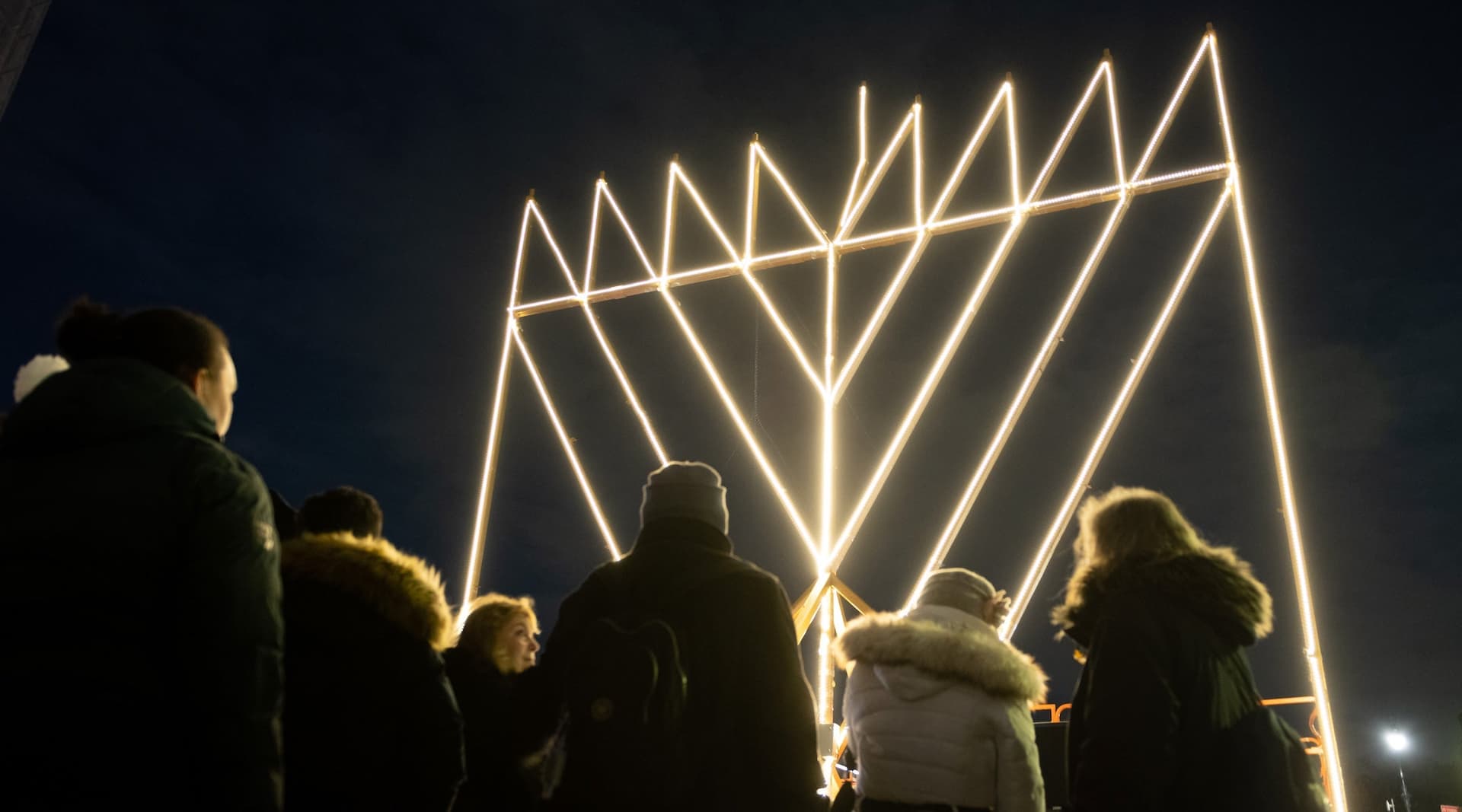 Hanukkah in NYC 2024: Ultimate Guide to Festive Events