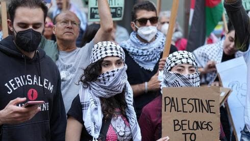 New York County Bans Masks in Public, Citing Antisemitic Incidents